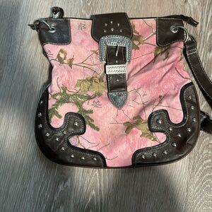 Real Tree pink camp purse